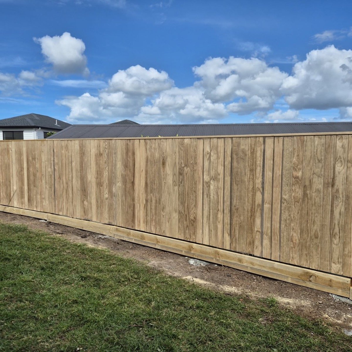 New timber boundary fence